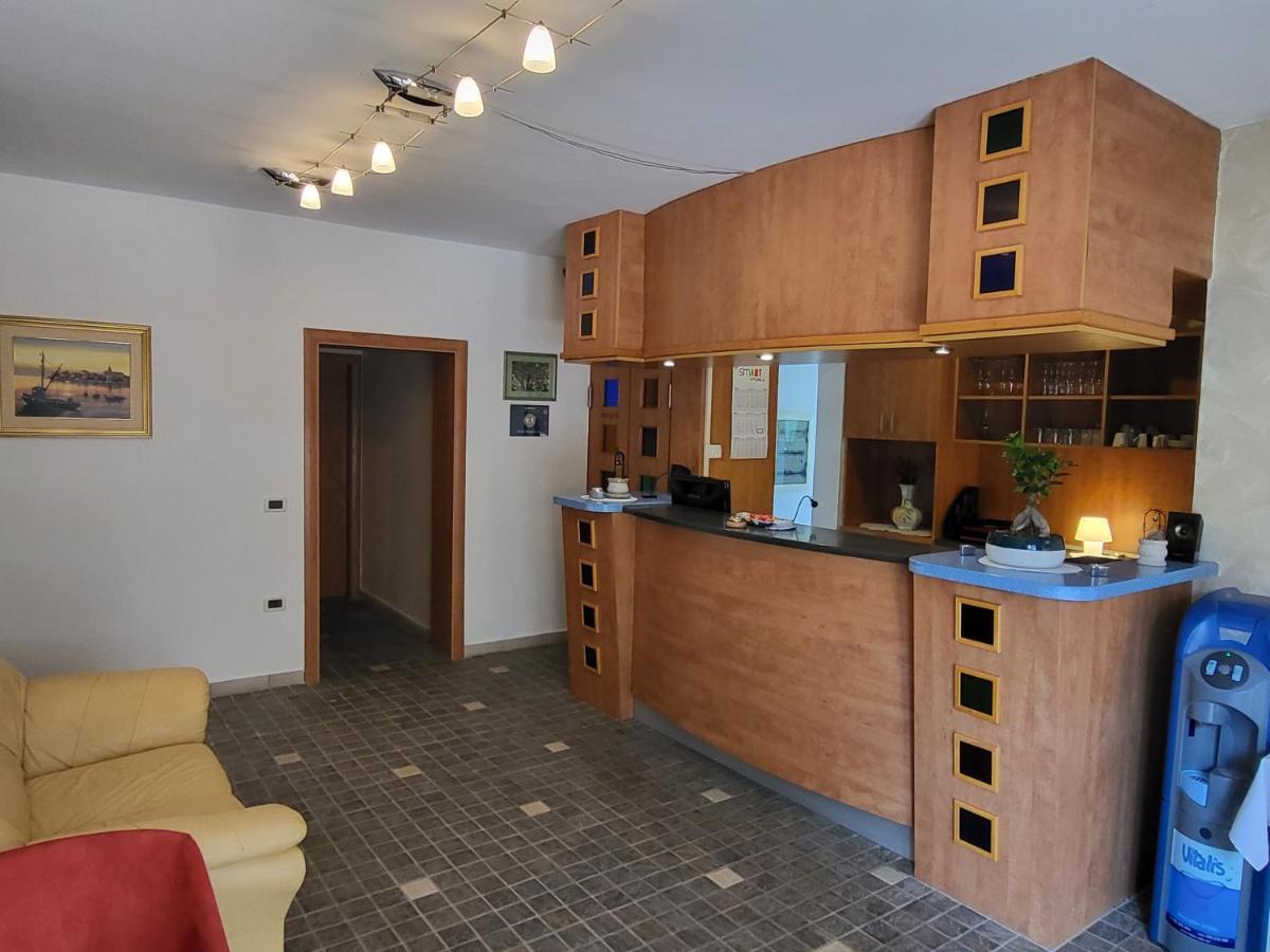 Bed And Breakfast La Rossa Umag Buitenkant foto